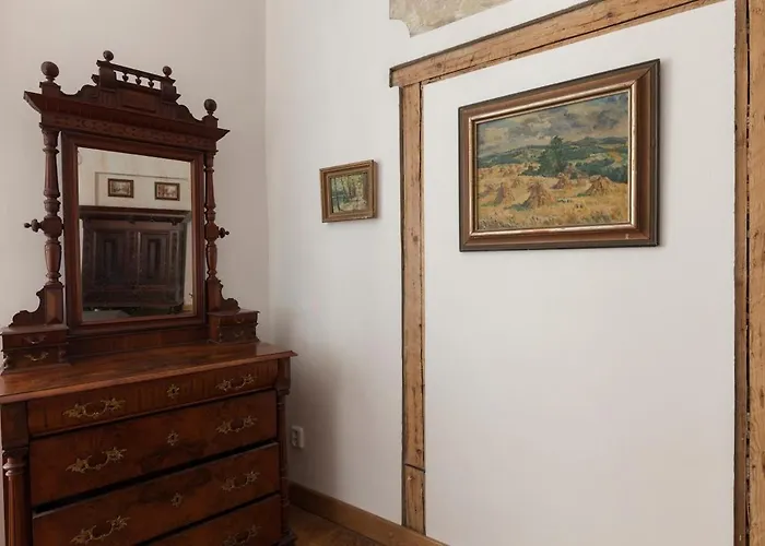 Dlouha Art & Antique *