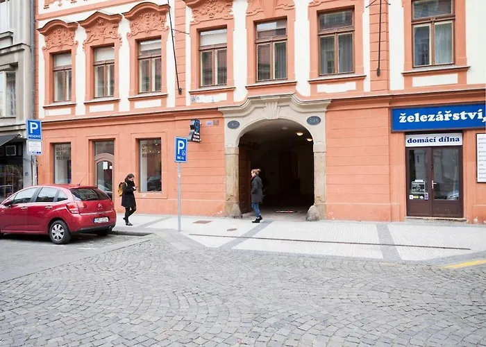Dlouha Art & Antique